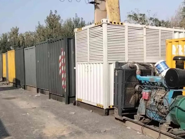 庄河200KW柴油发电机机组每小时油耗是多少？